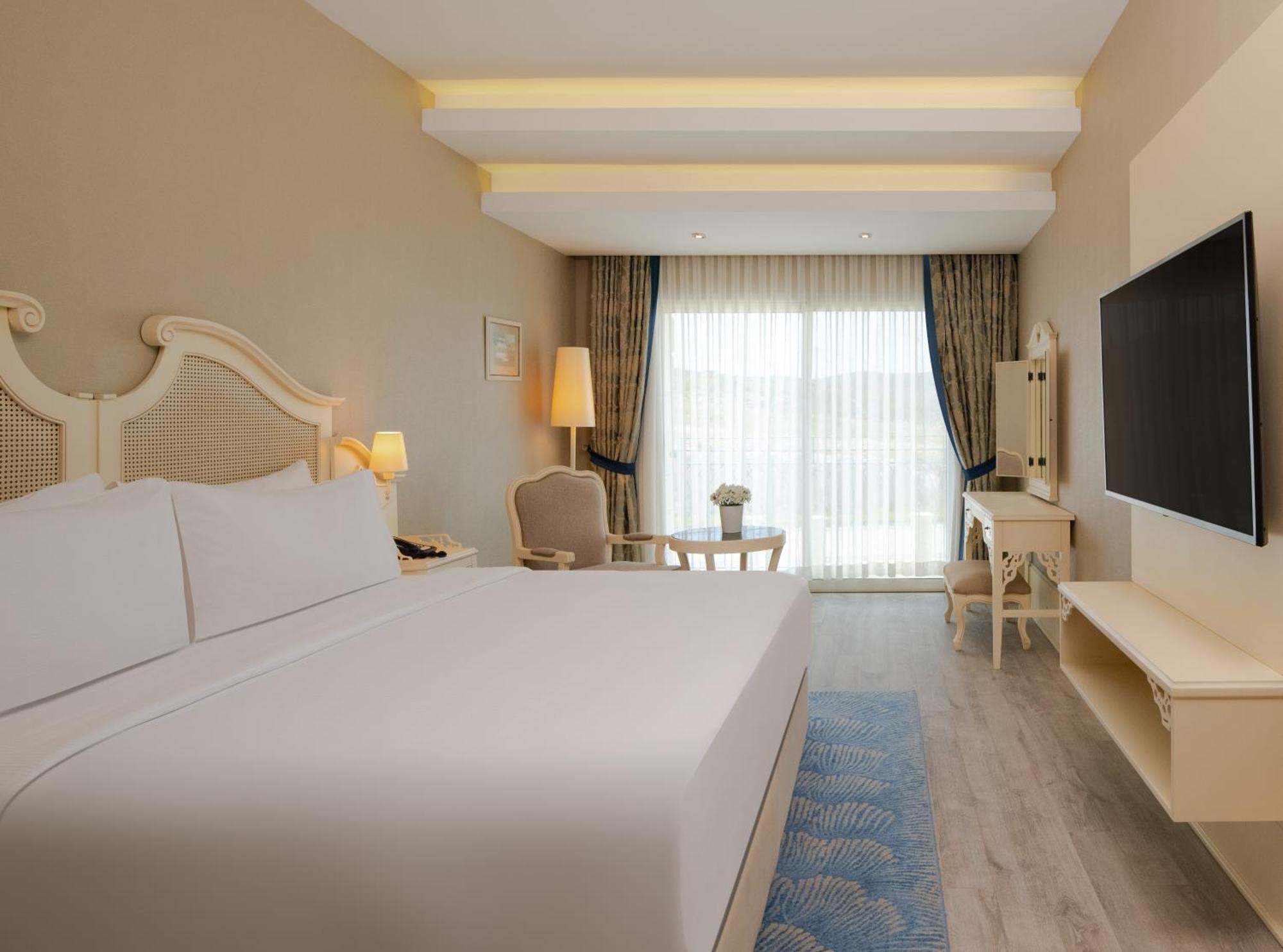 Dolce By Wyndham Cesme Алакати Екстериор снимка