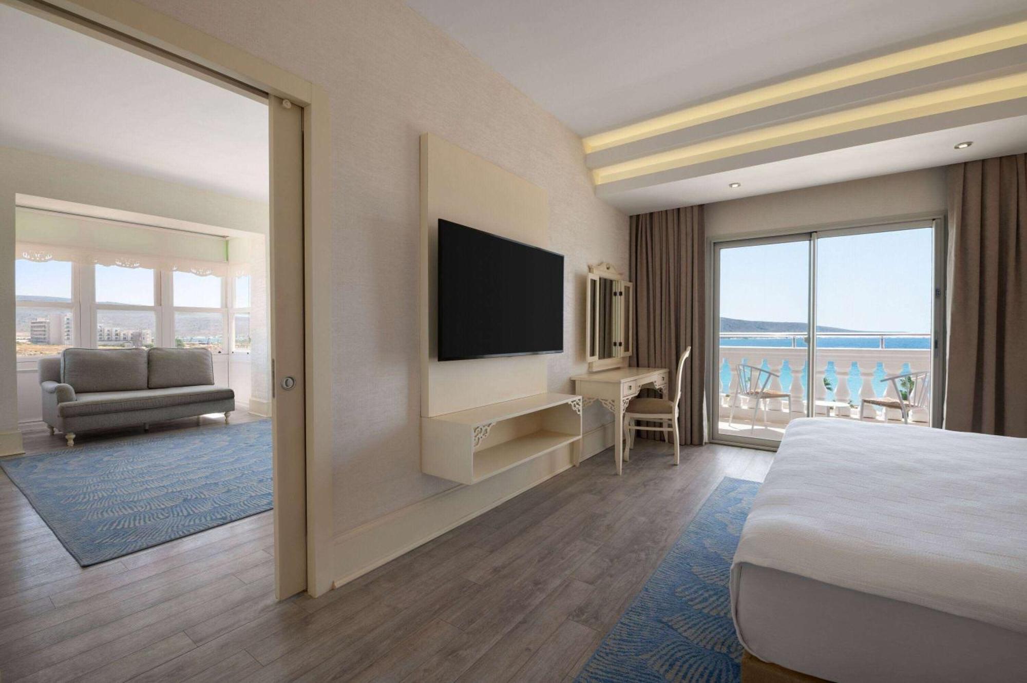 Dolce By Wyndham Cesme Алакати Екстериор снимка