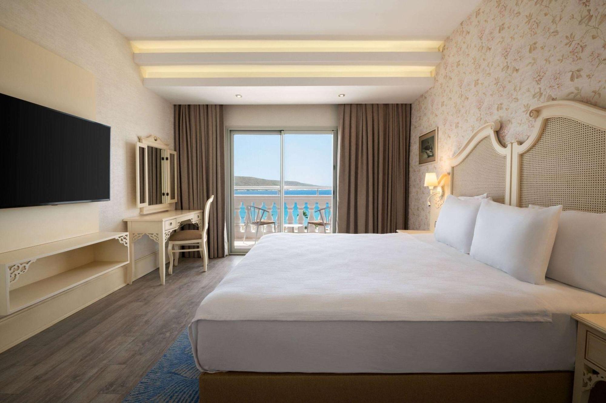 Dolce By Wyndham Cesme Алакати Екстериор снимка