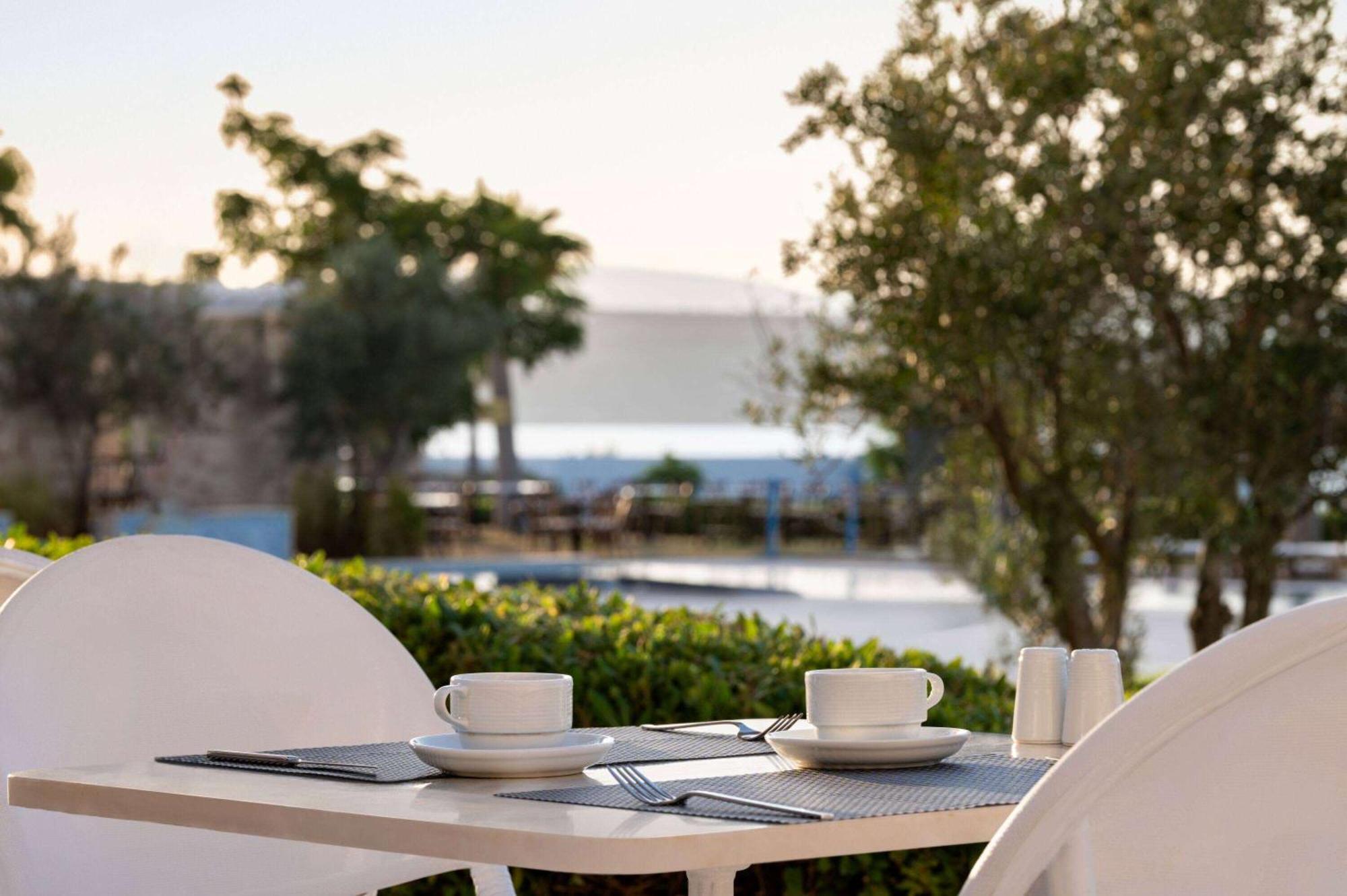 Dolce By Wyndham Cesme Алакати Екстериор снимка