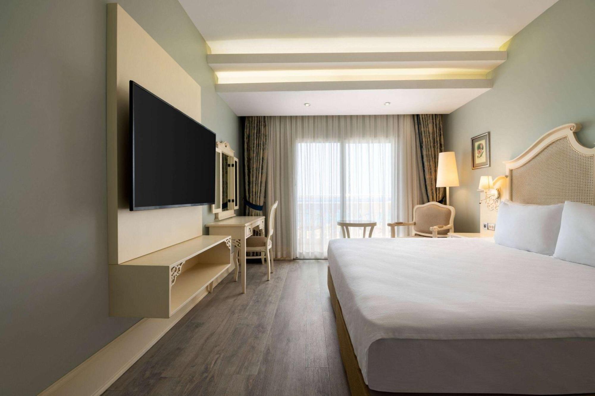 Dolce By Wyndham Cesme Алакати Екстериор снимка