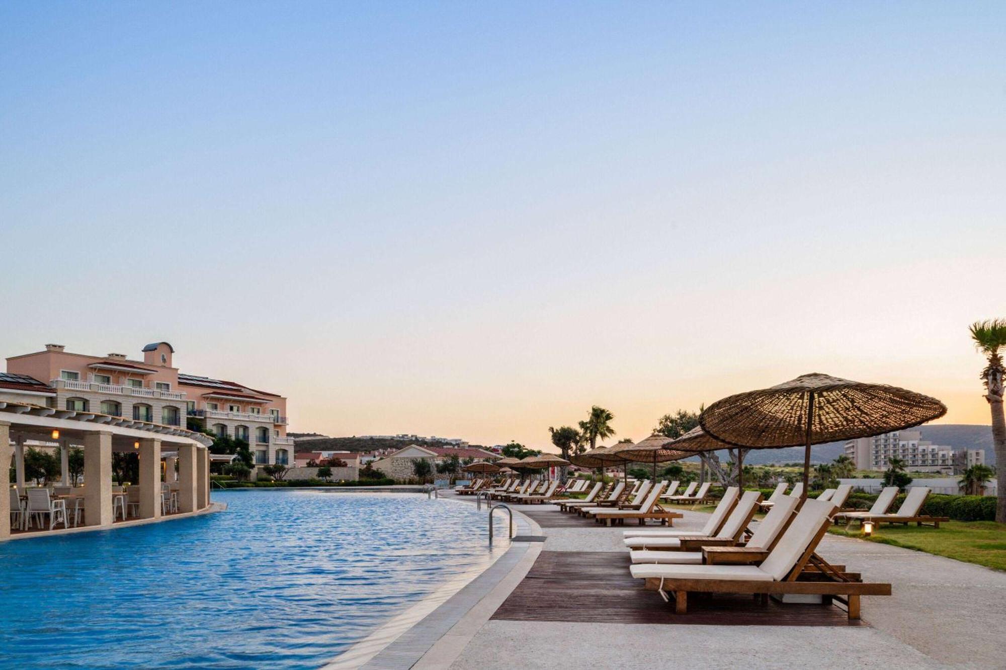 Dolce By Wyndham Cesme Алакати Екстериор снимка