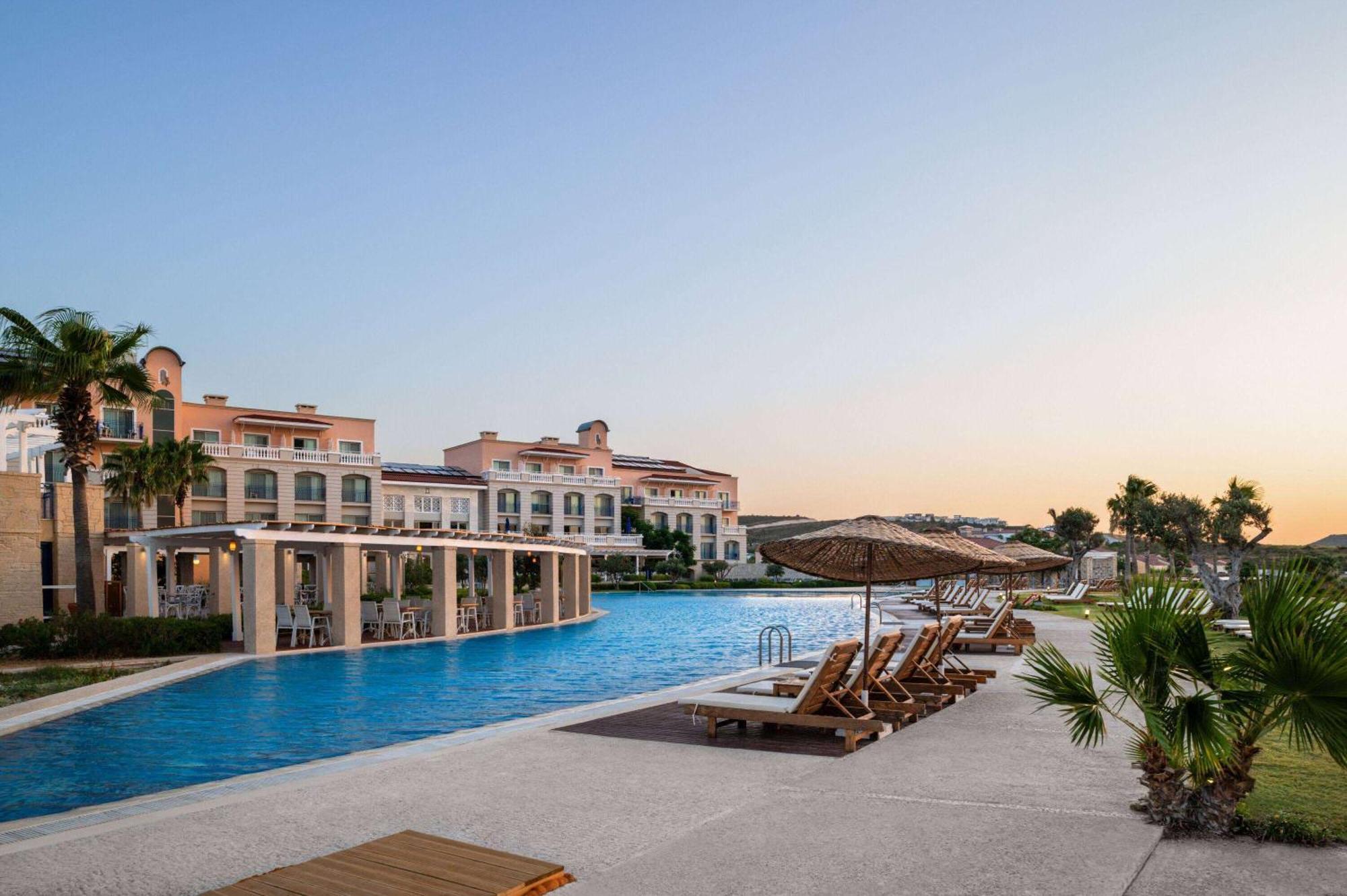 Dolce By Wyndham Cesme Алакати Екстериор снимка
