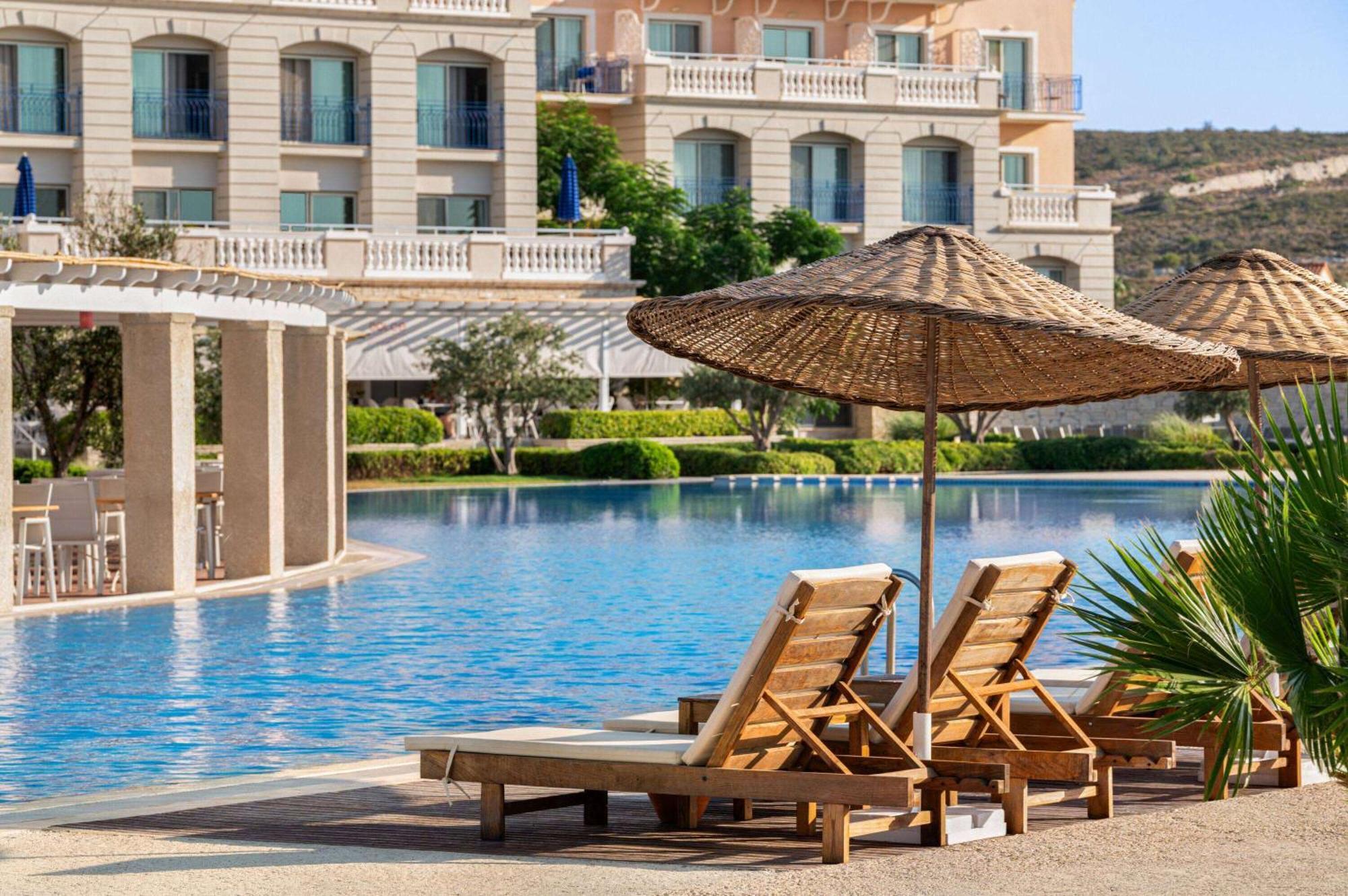 Dolce By Wyndham Cesme Алакати Екстериор снимка
