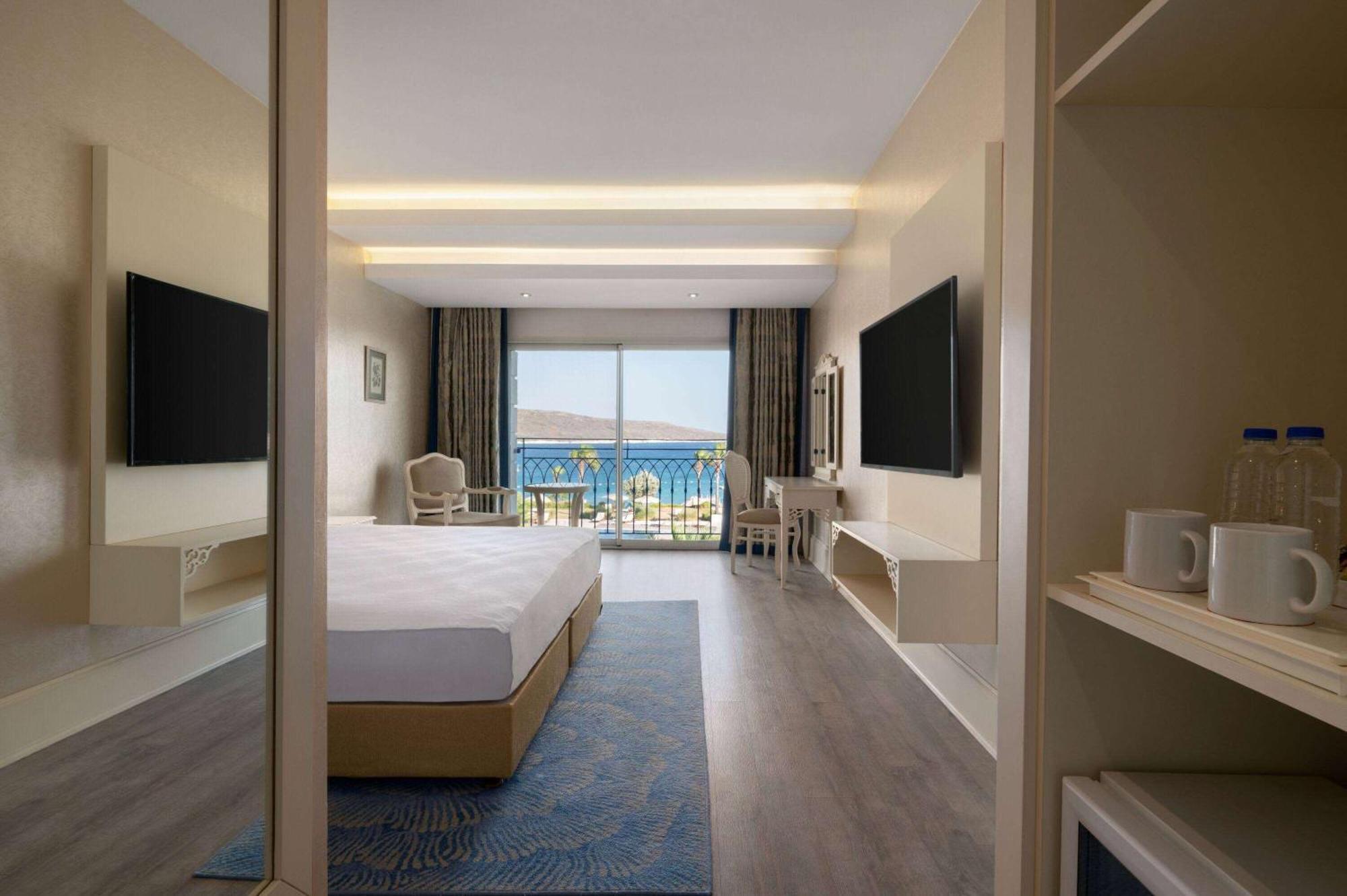 Dolce By Wyndham Cesme Алакати Екстериор снимка