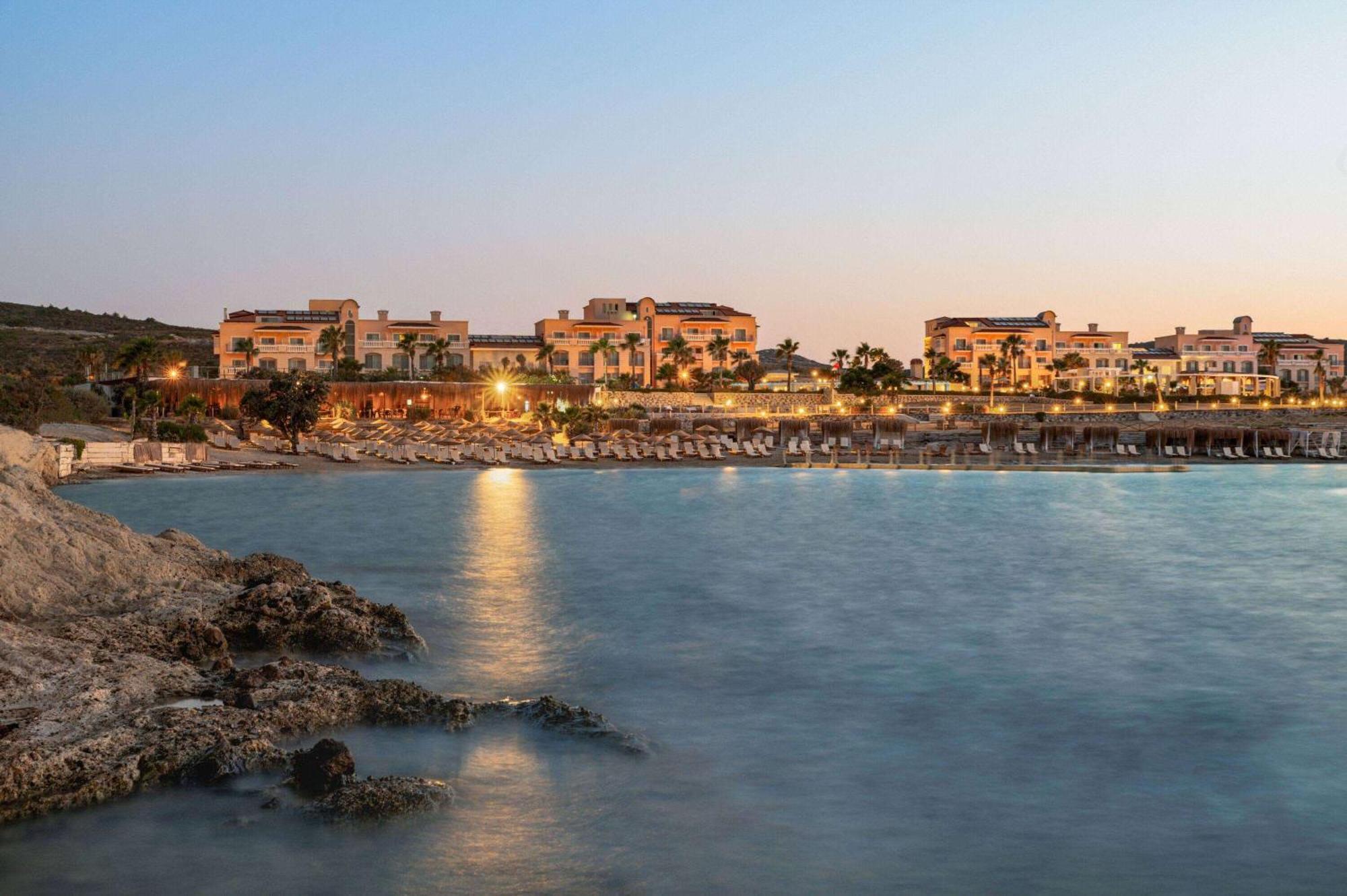 Dolce By Wyndham Cesme Алакати Екстериор снимка