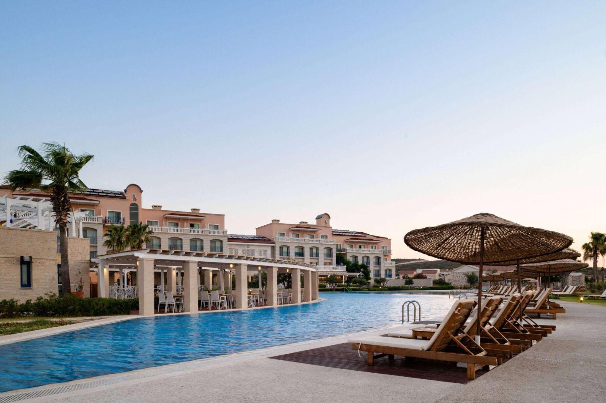 Dolce By Wyndham Cesme Алакати Екстериор снимка